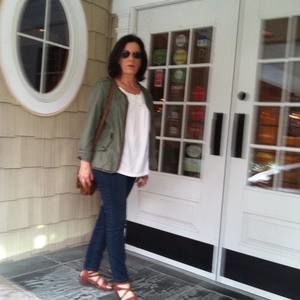 Meet your Posher, Debbie